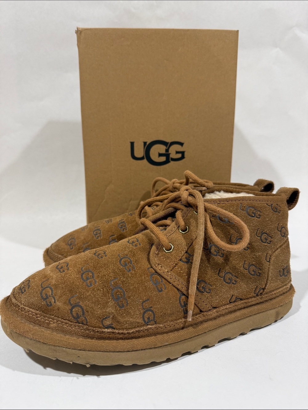 UGG Neumel Emboss Chukka Boot women’s  8 - Chestnut  Logo Suede - Picture 3 of 11